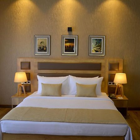 Belmont Boutique Hotel - Free Airport Shuttle Service Negombo Phòng bức ảnh
